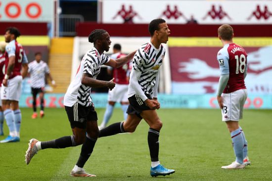 يونايتد يهزم أستون فيلا في عقر داره بثلاثية بالبريميرليج