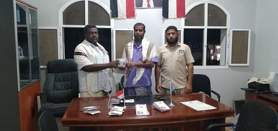 انتقالي سيحوت يُسعد الفقراء بكسوة العيد