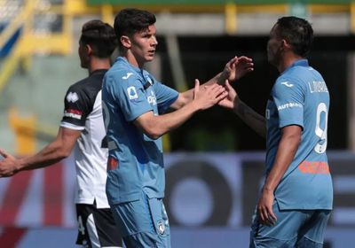 أتالانتا يهزم بارما ويتمسك بالثاني