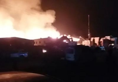 الحريق مستمر.. النار تلتهم 4 أحواش خشب أخرى بلحج