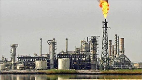  إصابة شخصين إثر وقوع حريق بحقل برقان الكبير في الكويت