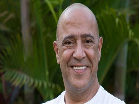 أشرف عبد الباقي يقابل جمهوره بمسرحيتين في عيد الفطر