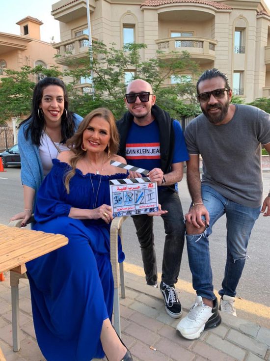 يسرا تعلن انتهاء تصوير "حرب أهلية"