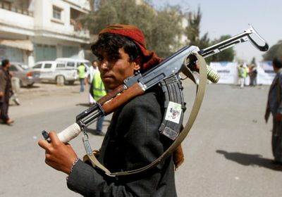  قارب الأسلحة المهرَّب.. إيران التي تشعل لهيب الحرب الحوثية