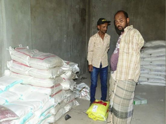 "انتقالي حالمين" يعايد على أسـر الشهداء بمواد تموينية