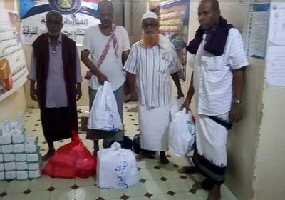 استعدادًا لصلاة العيد.. انتقالي الديس الشرقية يوفر مستلزمات وقائية بالمساجد