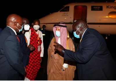 وزير الدولة السعودي يصل إلى أوغندا في زيارة رسمية