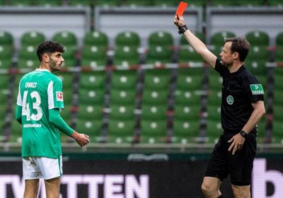 إيقاف مهاجم فيردر بريمن 3 مباريات