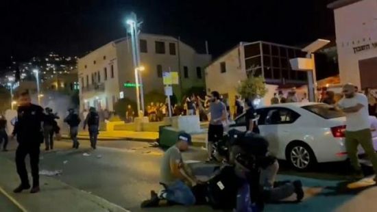 مواجهات عنيفة بين محتجين فلسطينيين وقوات إسرائيلية بحيفا