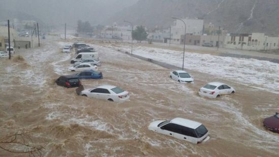 أعباء السيول في اليمن.. أضرار جديدة تنهش في جدار الإنسانية