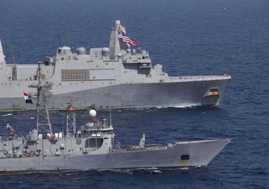 القوات البحرية المصـرية والأمريكية تنفذان تدريبا بحريا مشتركا