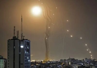 الفصائل الفلسطينية تقصف عسقلان وأسدود وبئر السبع وسديروت بـ 50 صاروخا