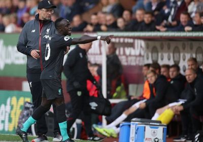 شاهد.. ماني يرفض مصافحة كلوب   