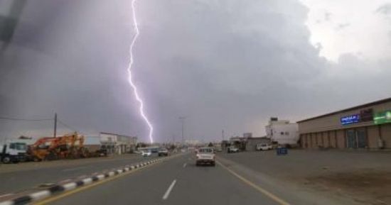 أمطار رعدية.. طقس اليوم الجمعة في السعودية