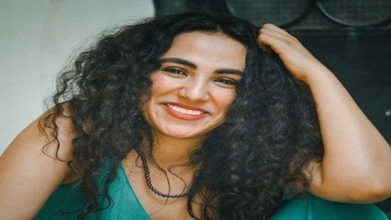 فنانة مصرية شابة تكشف عن تعرضها للتحرش