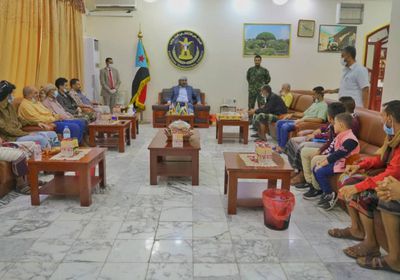 لقاءات شعبية للرئيس الزُبيدي بين المواطنين في عدن