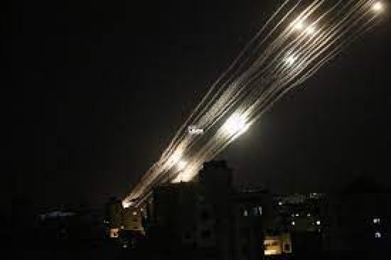 غزة تطلق دفعة صواريخ جديدة تجاه عسقلان وأسدود