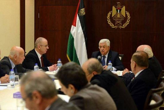 الرئاسة الفلسطينية تُصدر بيانًا عاجلًا بشأن قصف أسرة كاملة بغزة