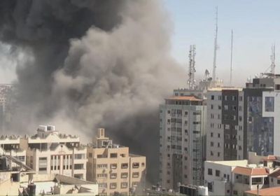  يضم مكاتب صحفية.. إسرائيل تدمر ثاني أكبر برج في غزة بشكل كامل 