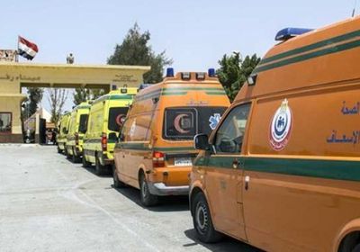 مصر تدفع بـ 10 سيارات إسعاف لنقل مصابي غزة