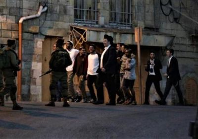 مستوطنون يهاجمون منازل فلسطينية جنوب نابلس