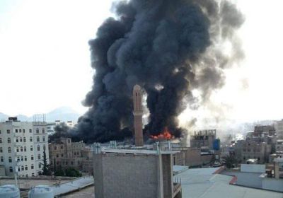 احتراق مركز تجاري كبير في صنعاء