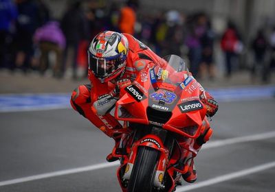 جاك ميلر يتوج بسباق فرنسا للدراجات النارية