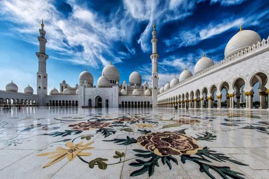 "أبوظبي" تعلن استئناف الأنشطة السياحية أمام الزوار الدوليين في يوليو