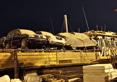 سلامة حمولة القارب الجانح قبالة سواحل عمان