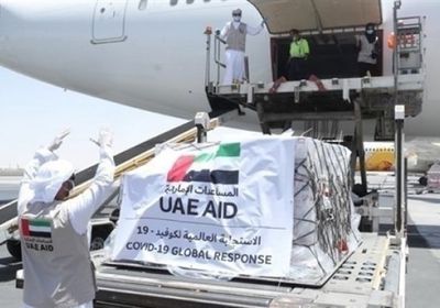  الإمارات ترسل 48 طنا من المواد الغذائية إلى إندونيسيا
