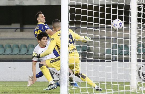 بولونيا يفرض التعادل على فيرونا بالدوري الإيطالي