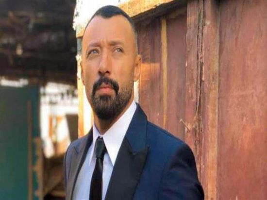 أحمد فهمي يدافع عن محمد سامي