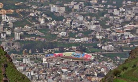 جشع المليشيا يهدد بانهيار المبنى التجاري لأوقاف إب