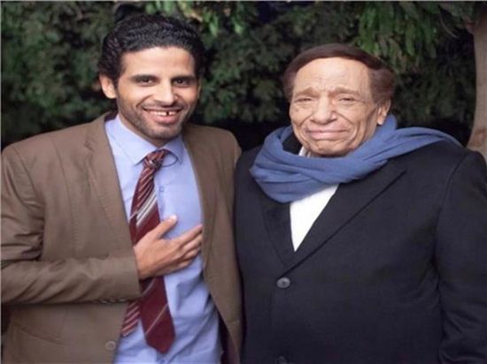"فخرنا".. حمدي الميرغني يحتفل بعيد ميلاد عادل إمام