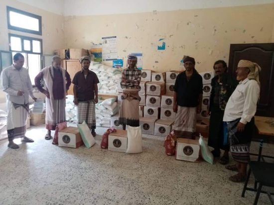 "انتقالي سرار": توزيع مواد غذائية على أسر الشهداء