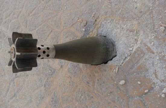 المدفعية الحوثية تقصف حي الزهراء شرق تعز