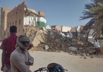 تضرر من السيول.. انهيار مبنى سكني في عيديد