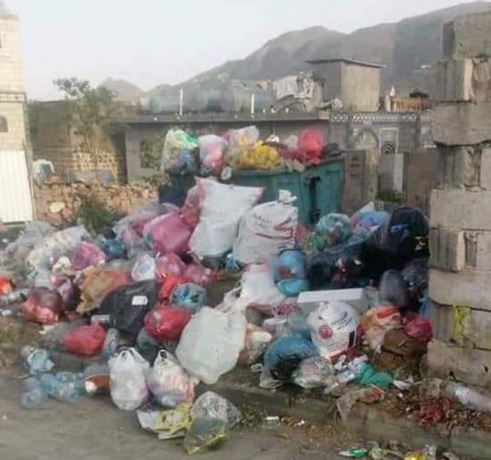 المليشيا تحاصر إب بالمخلفات وتحصل رسوم بدون نظافة