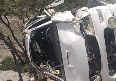 مصرع زوجين ونجاة طفلتيهما بحادث مروري في الحبيلين