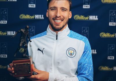 روبن دياز أفضل لاعب في إنجلترا عام 2021