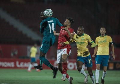 لاعب صن داونز السابق: الأهلي يحاول الضغط على حكم مباراة الإياب