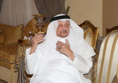 كاتب سعودي يدعو الفلسطينيين للتلاحم بعد نجاح المبادرة المصرية