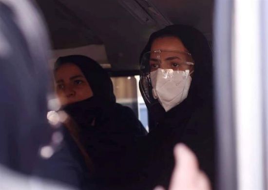 أول صورة لدنيا وإيمي سمير غانم من جنازة والدهما