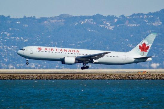  كندا تمدد حظر الرحلات القادمة من الهند وباكستان