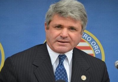 سيناتور أمريكي يطالب بالضغط على الحوثيين لوقف التصعيد