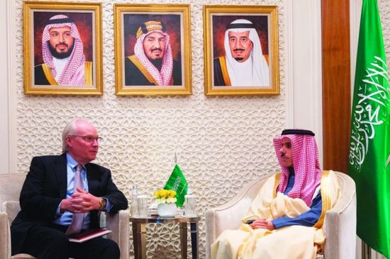 وزير الخارجية السعودي والمبعوث الأمريكي يبحثان جهود السلام باليمن