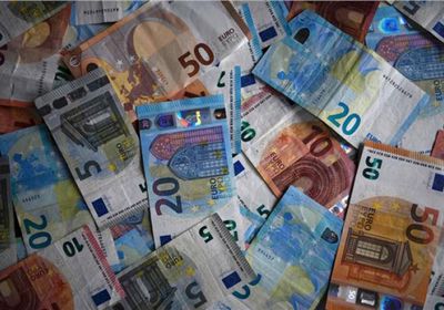 الشرطة الأوروبية تفكك عصابة إيطالية تطبع نقودًا مزيفة باليورو