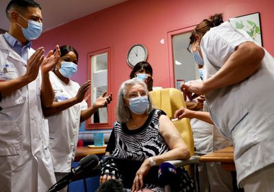 فرنسا تؤكد إتاحة التلقيح ضد كورونا لجميع البالغين