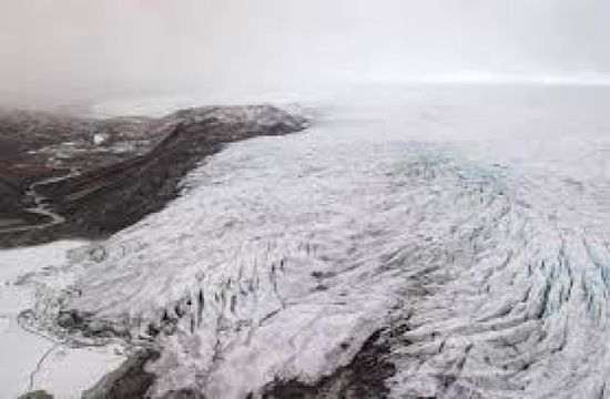 دراسة تحذر: علامات ذوبان مقلقة في الطبقة الجليدية بغرينلاند  