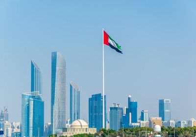 الإمارات الأولى عالميًا في التطعيم ضد كورونا